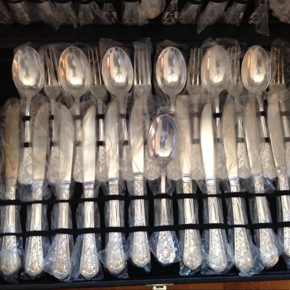 Antique SILVER PLATED ENCHANTED ROSE 48 PC SILVERWARE FLATWARE SET SEALED - Picture 11 of 16